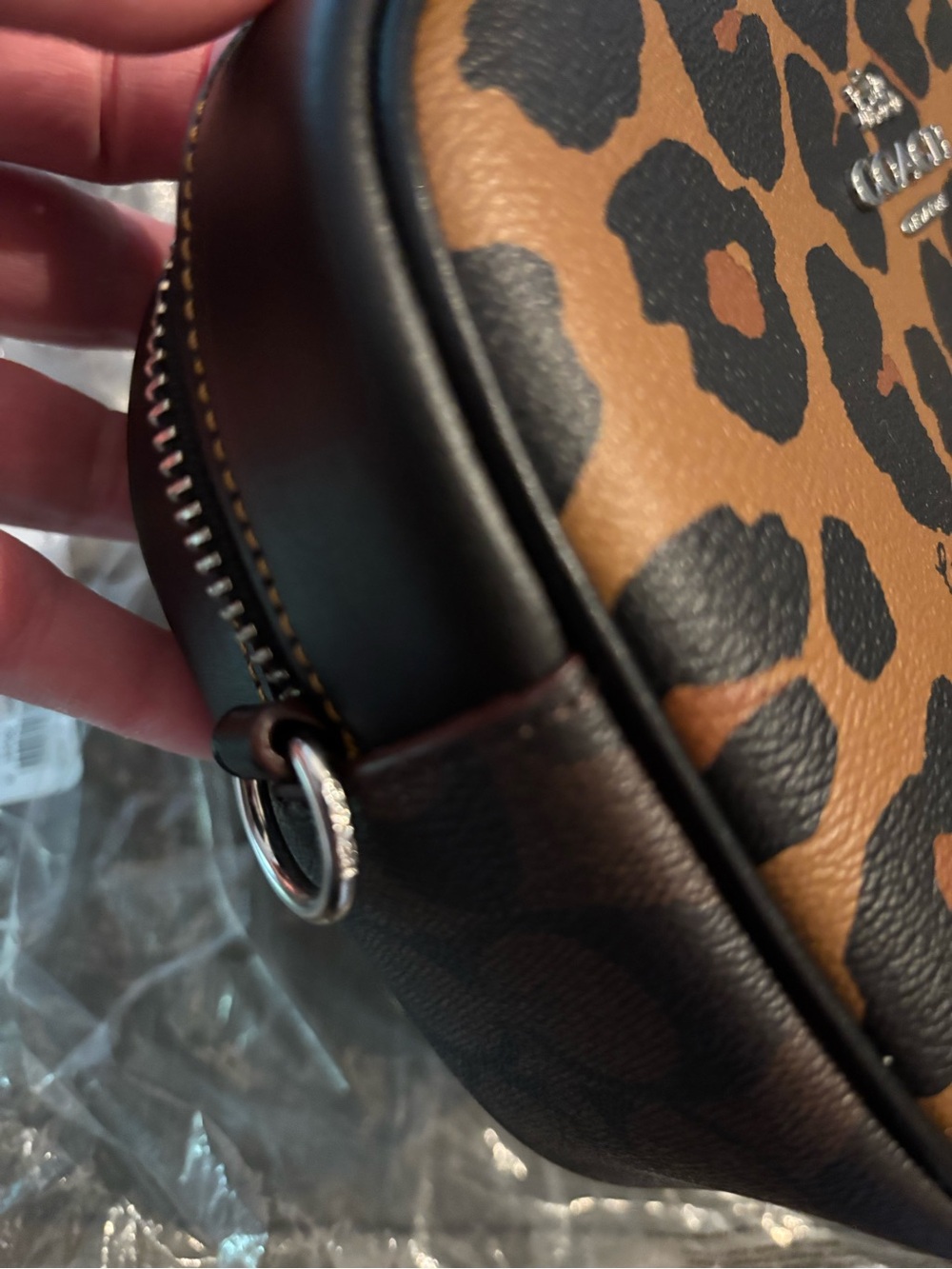 Beautiful Coach crossbody LEOPARD ✨ - Picture 6 of 10